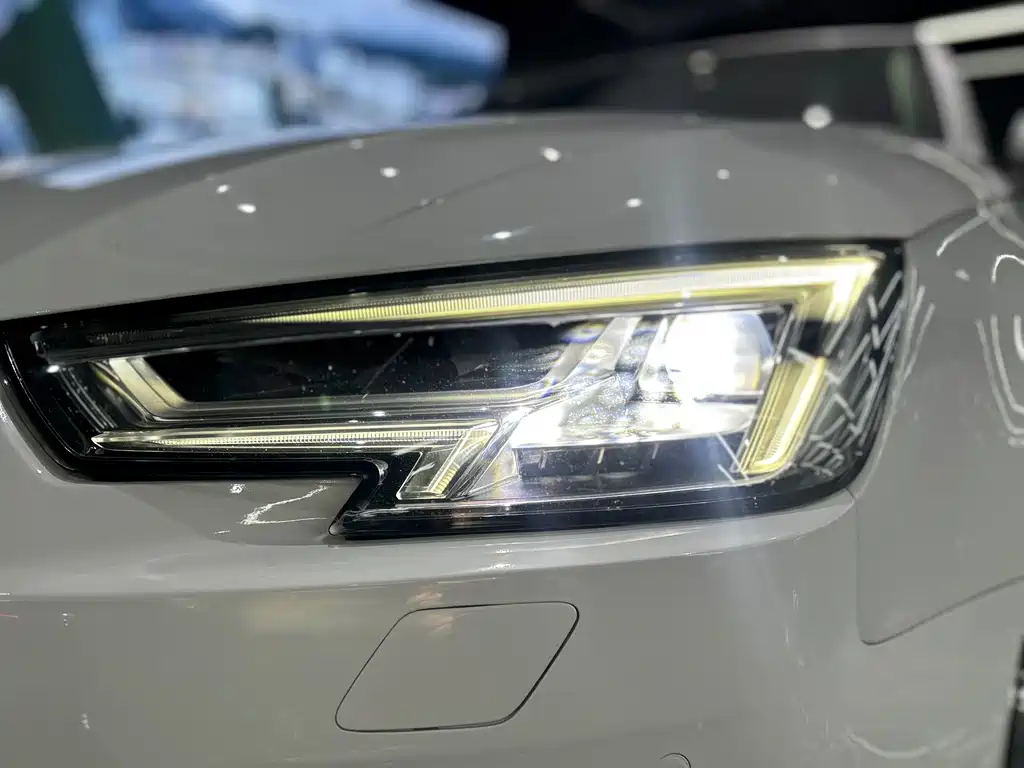 Audi A4L 2017 — фото 35