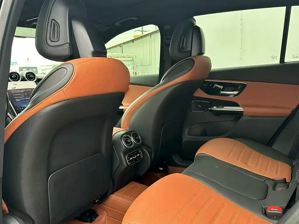Mercedes-Benz GLC 2023