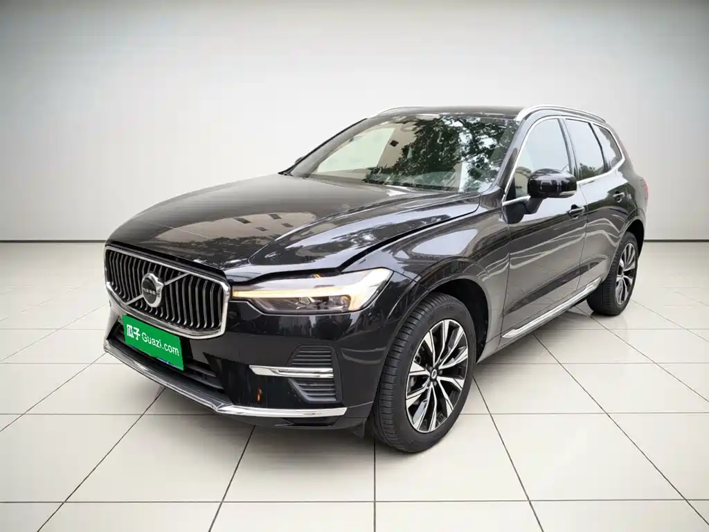 Volvo XC60 2022 — фото 2