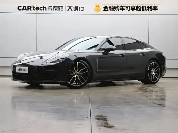 Porsche Panamera 2023