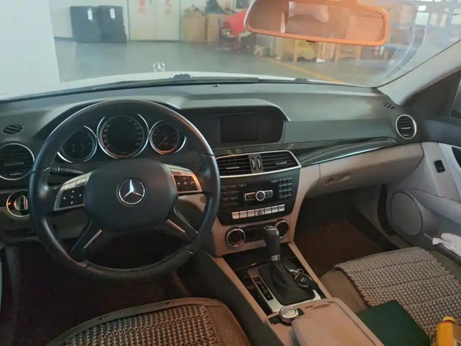 Mercedes-Benz C-Class 2012 — фото 12