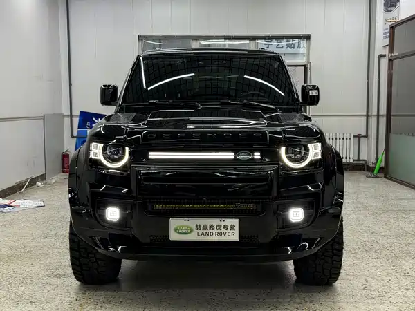 Land Rover Defender 2022