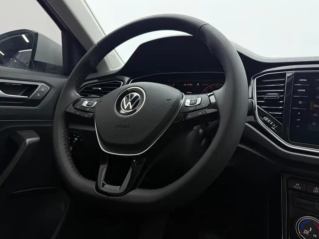Volkswagen T-Roc 2022 — фото 13