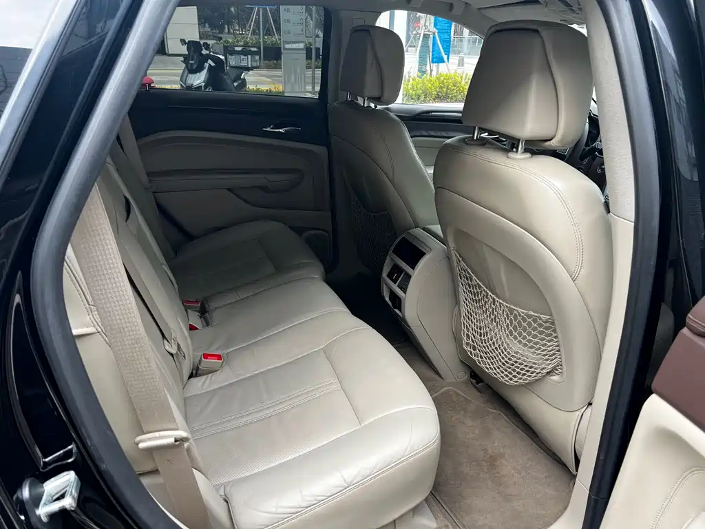 Cadillac SRX 2010 — фото 19