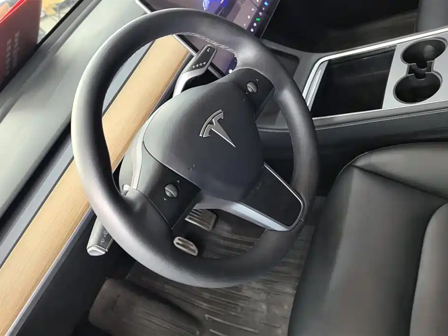 Tesla Model Y 2023 — фото 15