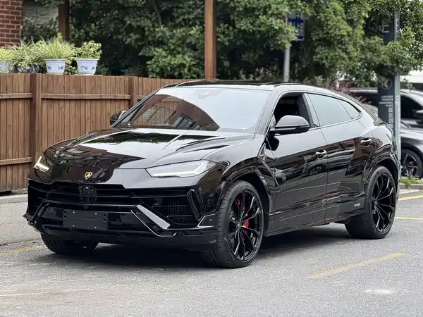 Lamborghini Urus 2024