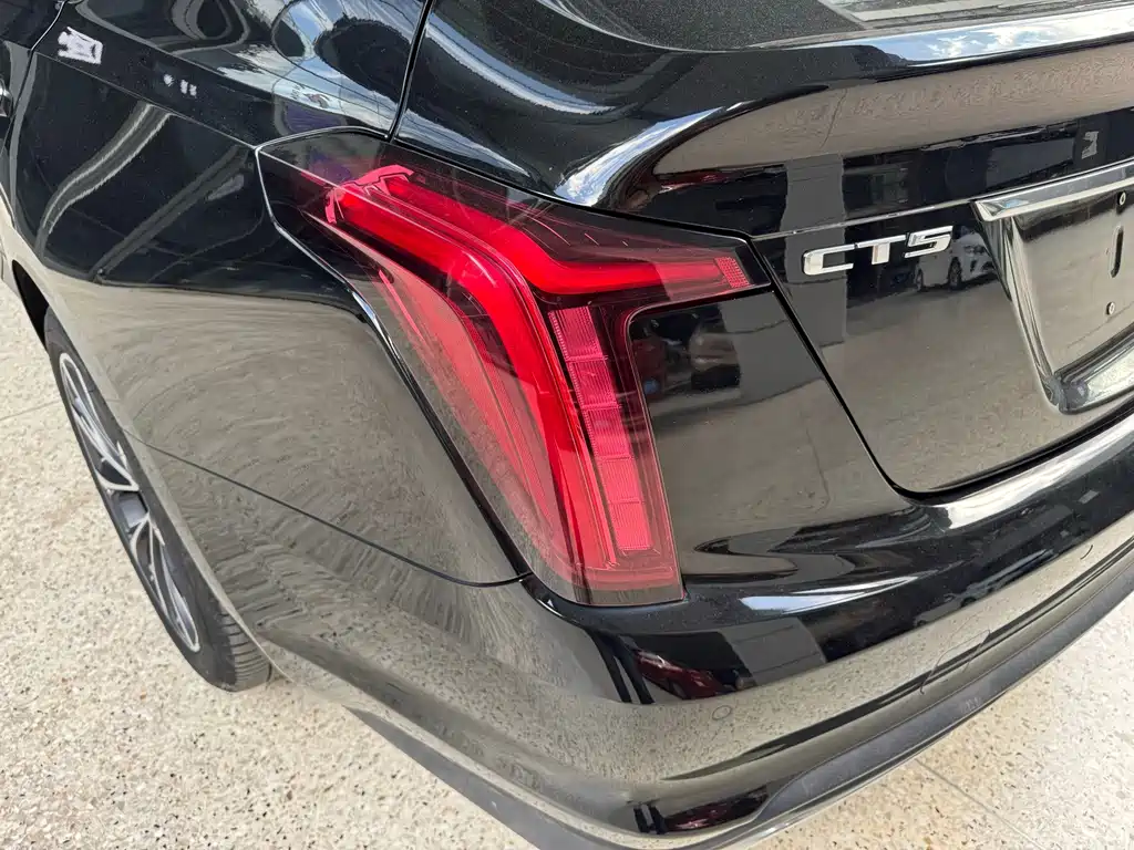 Cadillac CT5 2022 — фото 15
