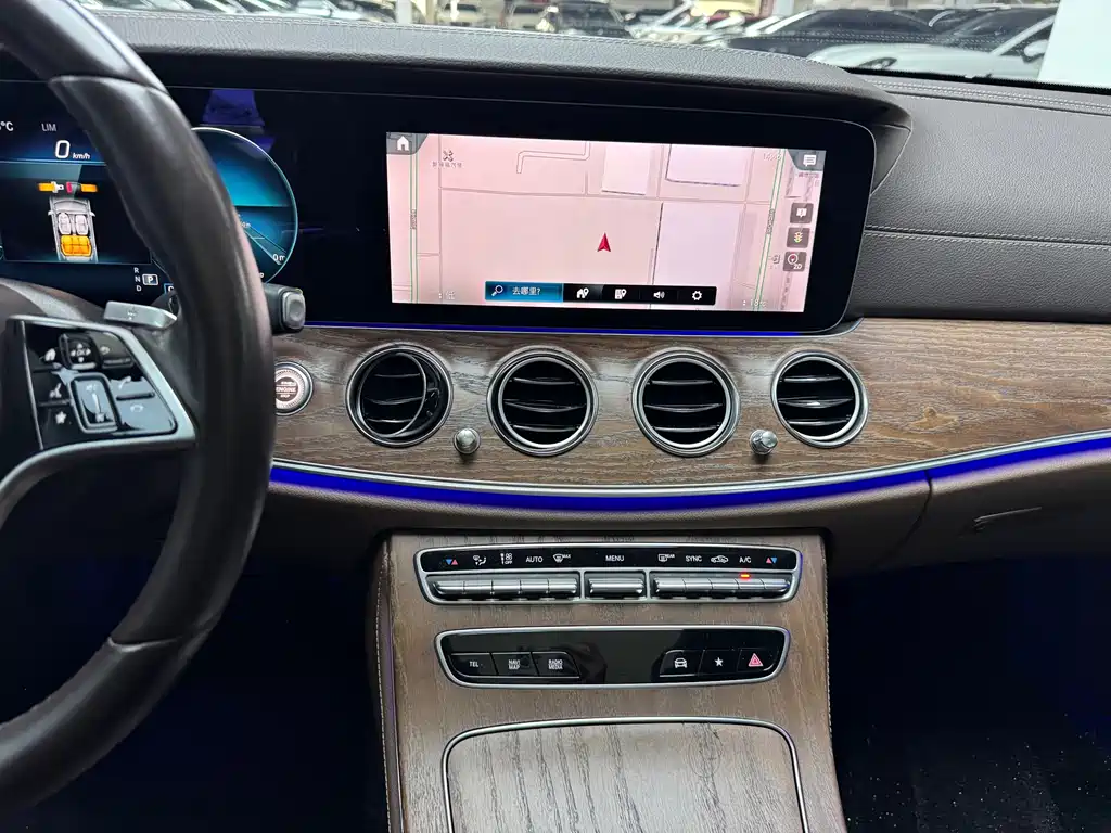 Mercedes-Benz E-Class 2023 — фото 13