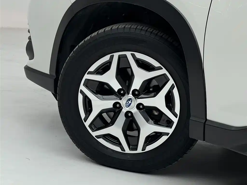 Subaru Forester 2022 — фото 15
