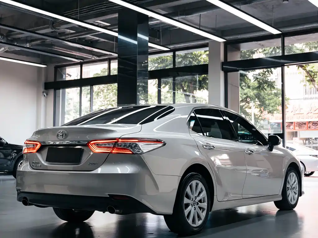 Toyota Camry 2018 — фото 3