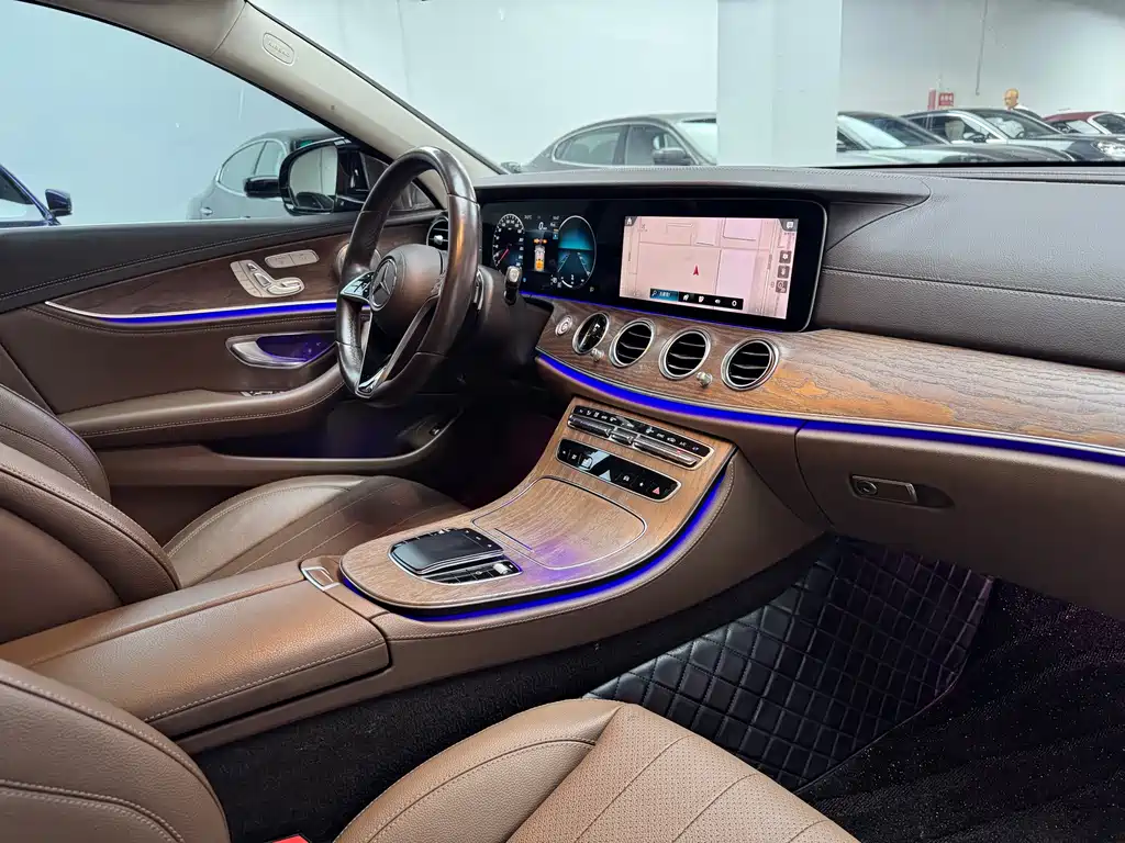 Mercedes-Benz E-Class 2023 — фото 19