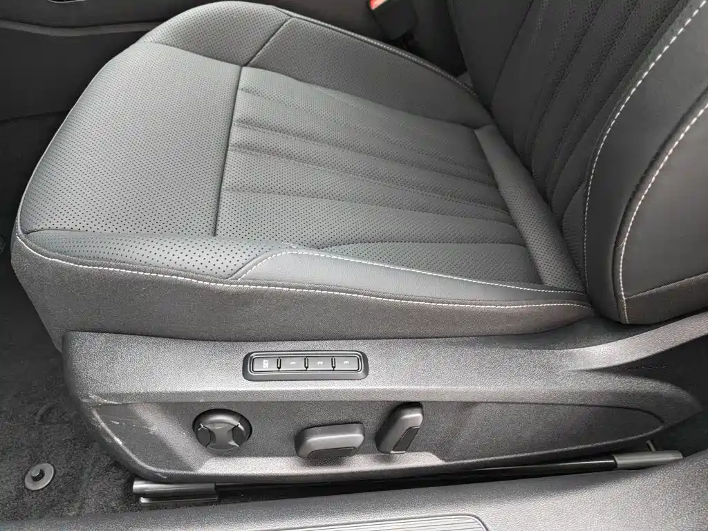 Volkswagen Passat 2025 — фото 20