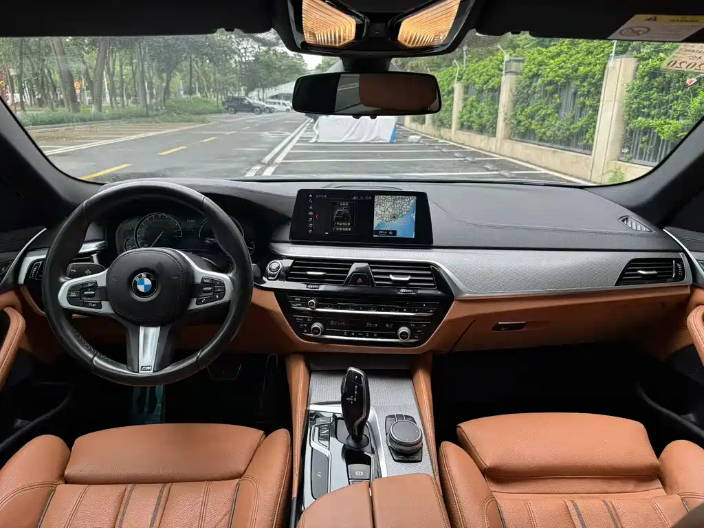 BMW 5 Series 2018 — фото 5