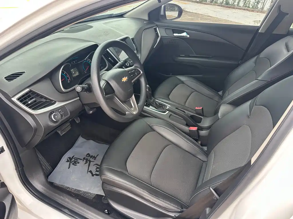 Chevrolet Cavalier 2018 — фото 10