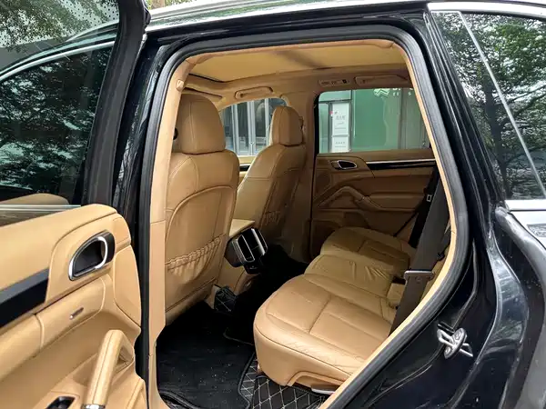 Porsche Cayenne 2011