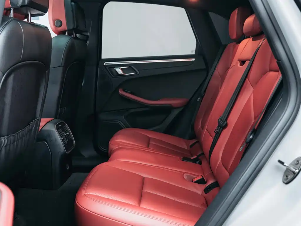 Porsche Macan 2018 — фото 10