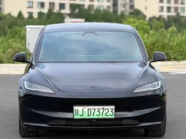 Tesla Model 3 2026