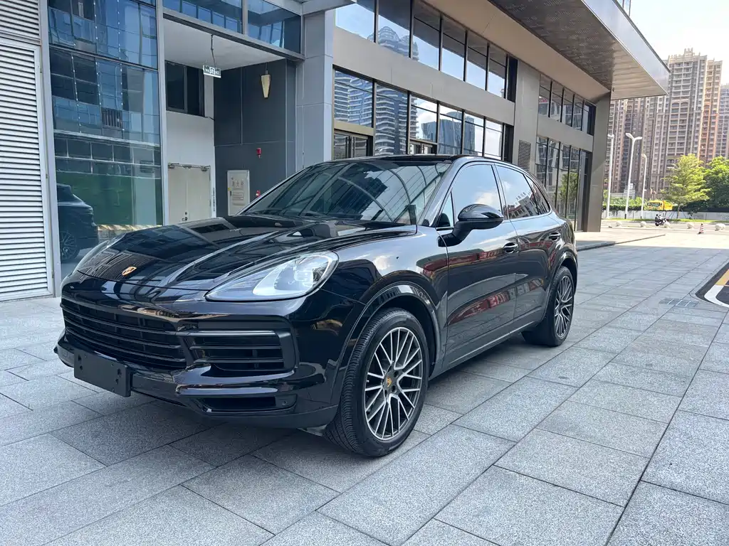 Porsche Cayenne 2021 — фото 1