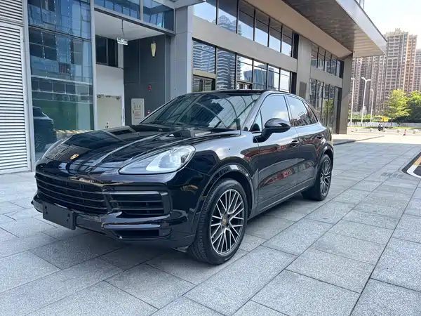 Porsche Cayenne 2021