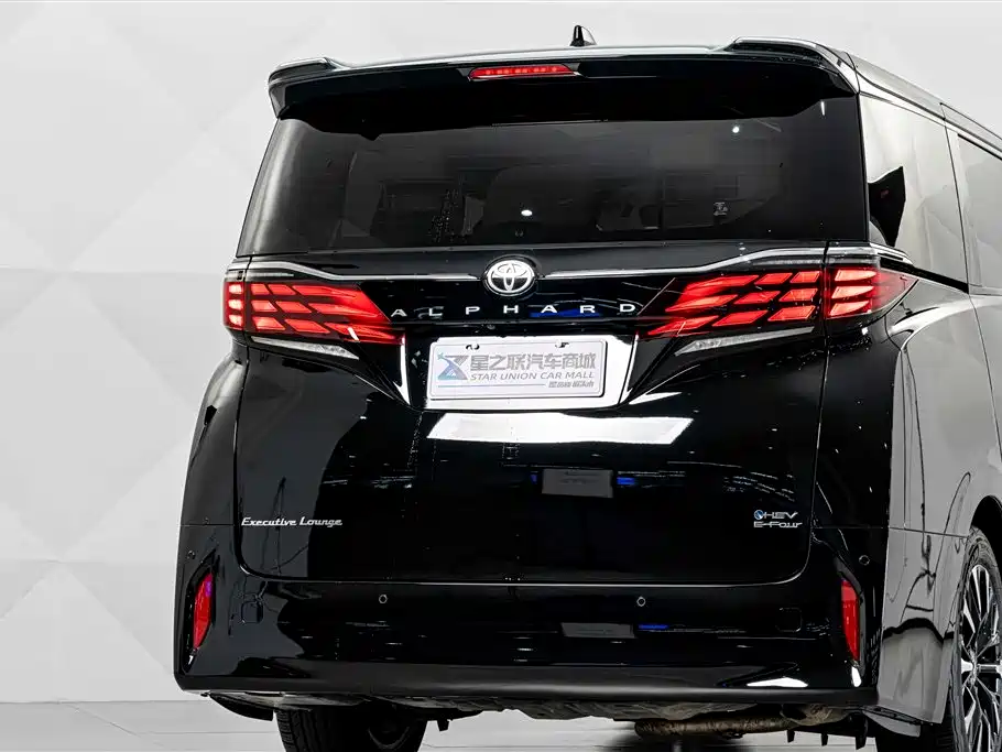 Toyota Alphard 2023 — фото 7