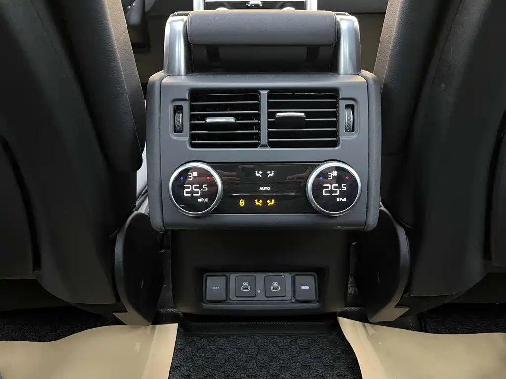 Land Rover Discovery 2021 — фото 18