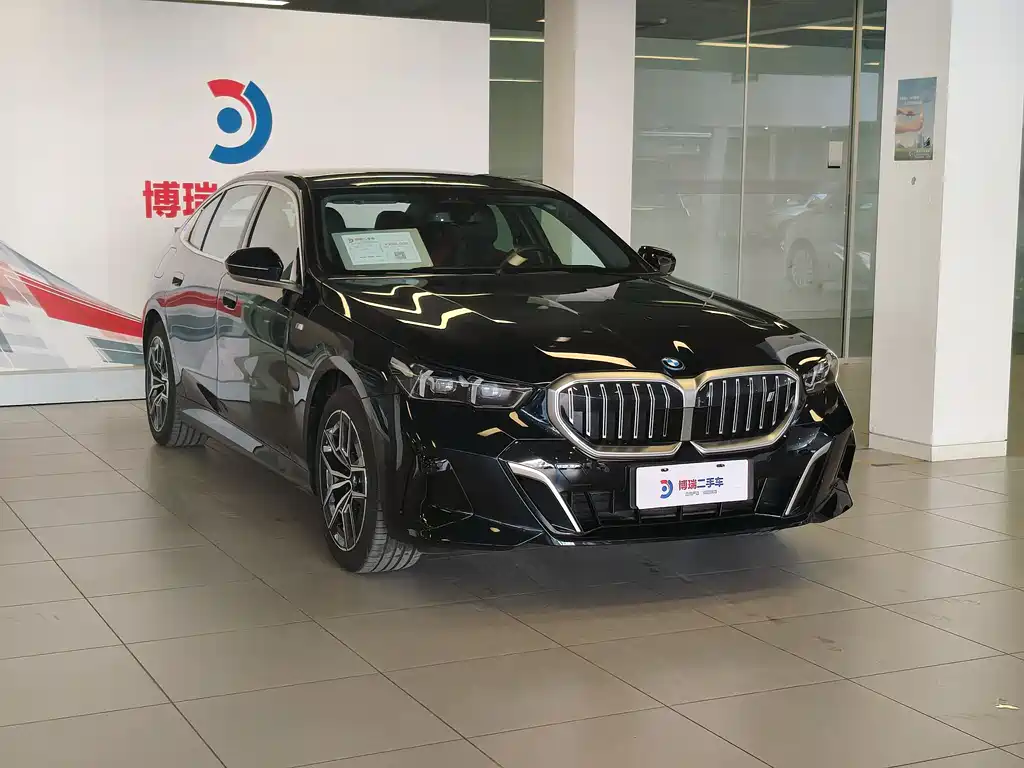 BMW i5 2025 — фото 3