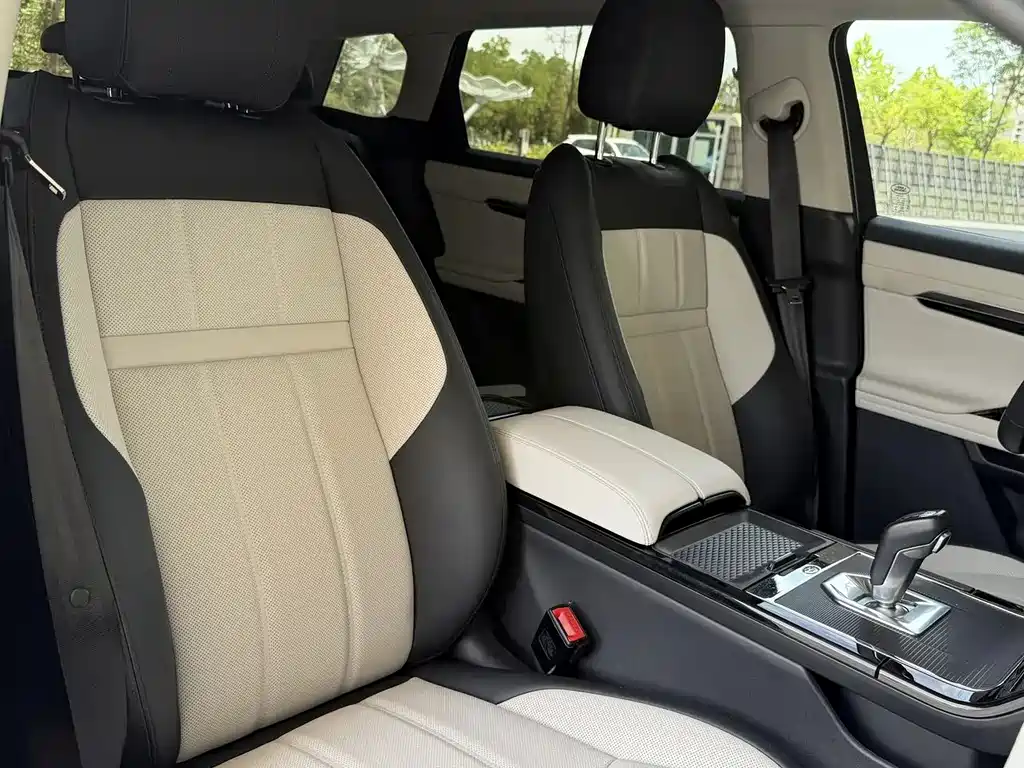 Land Rover Evoque 2022 — фото 11