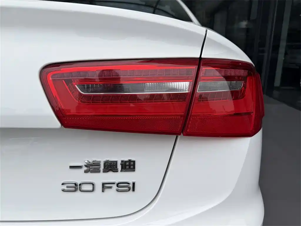 Audi A6L 2015 — фото 12