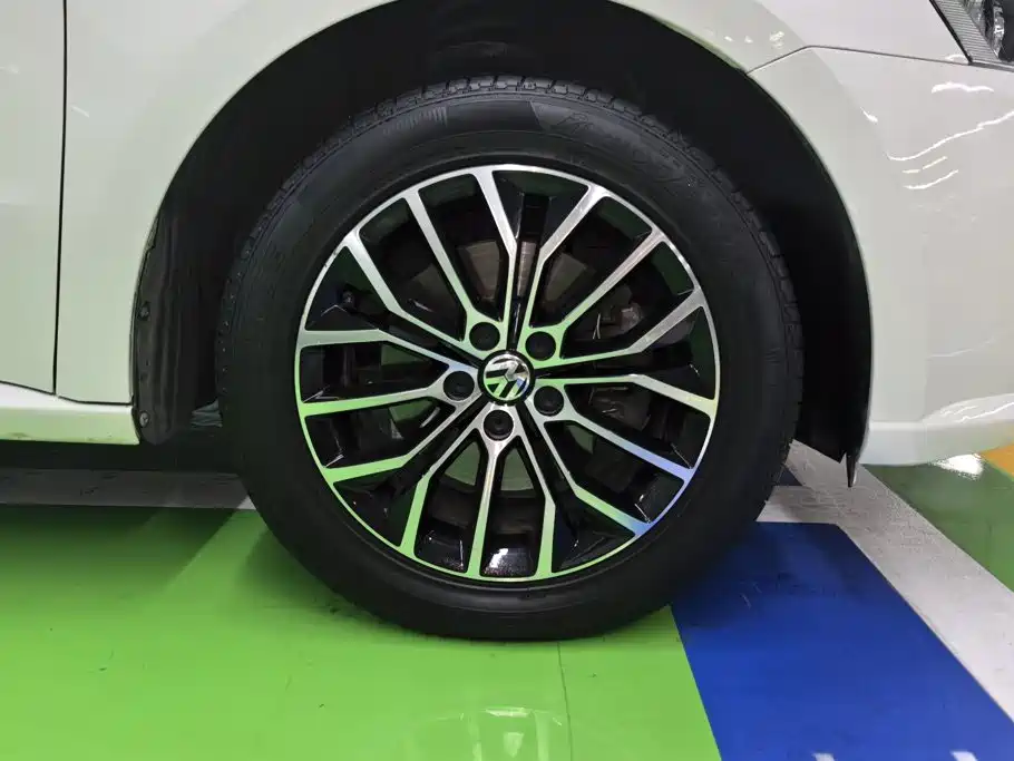 Volkswagen Gran Lavida 2015