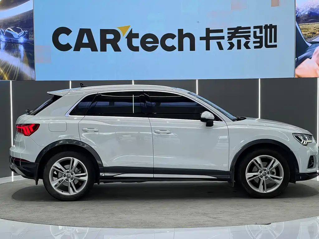 Audi Q3 2020 — фото 18