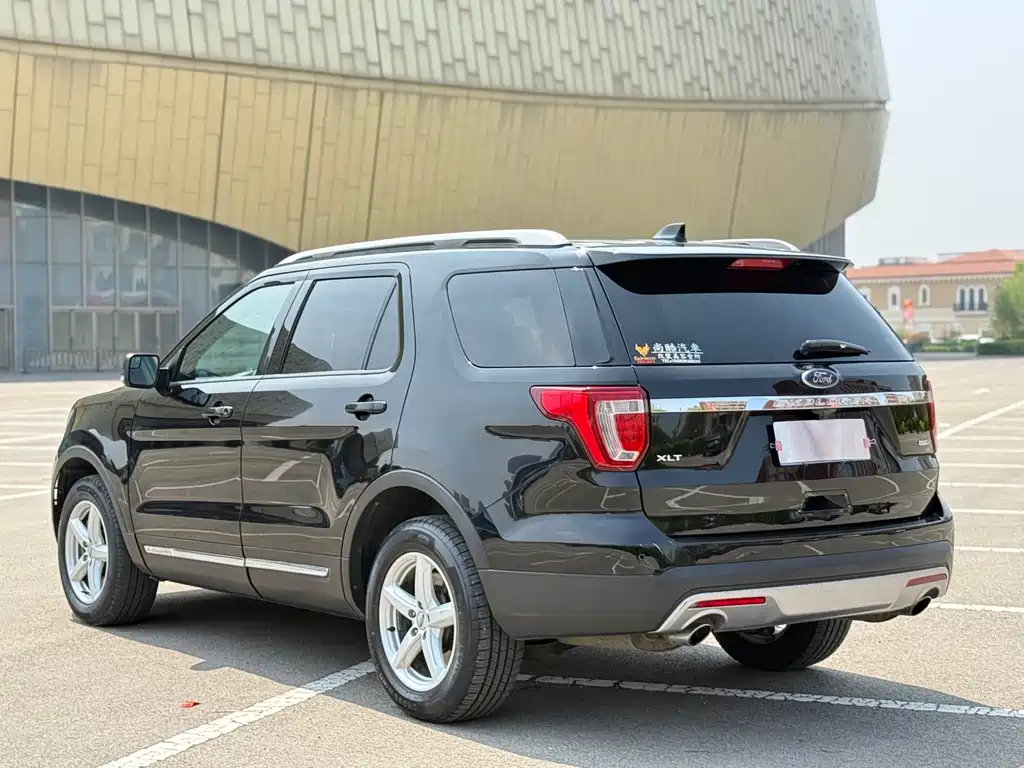 Ford Explorer 2016 — фото 9
