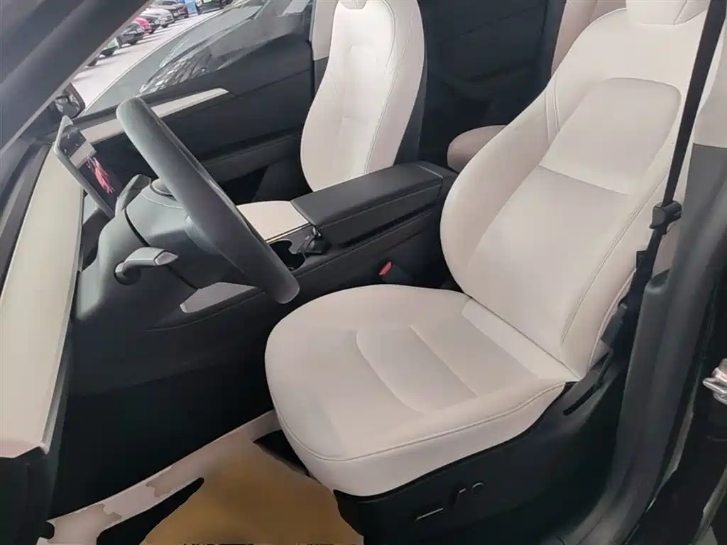 Tesla Model Y 2023 — фото 15