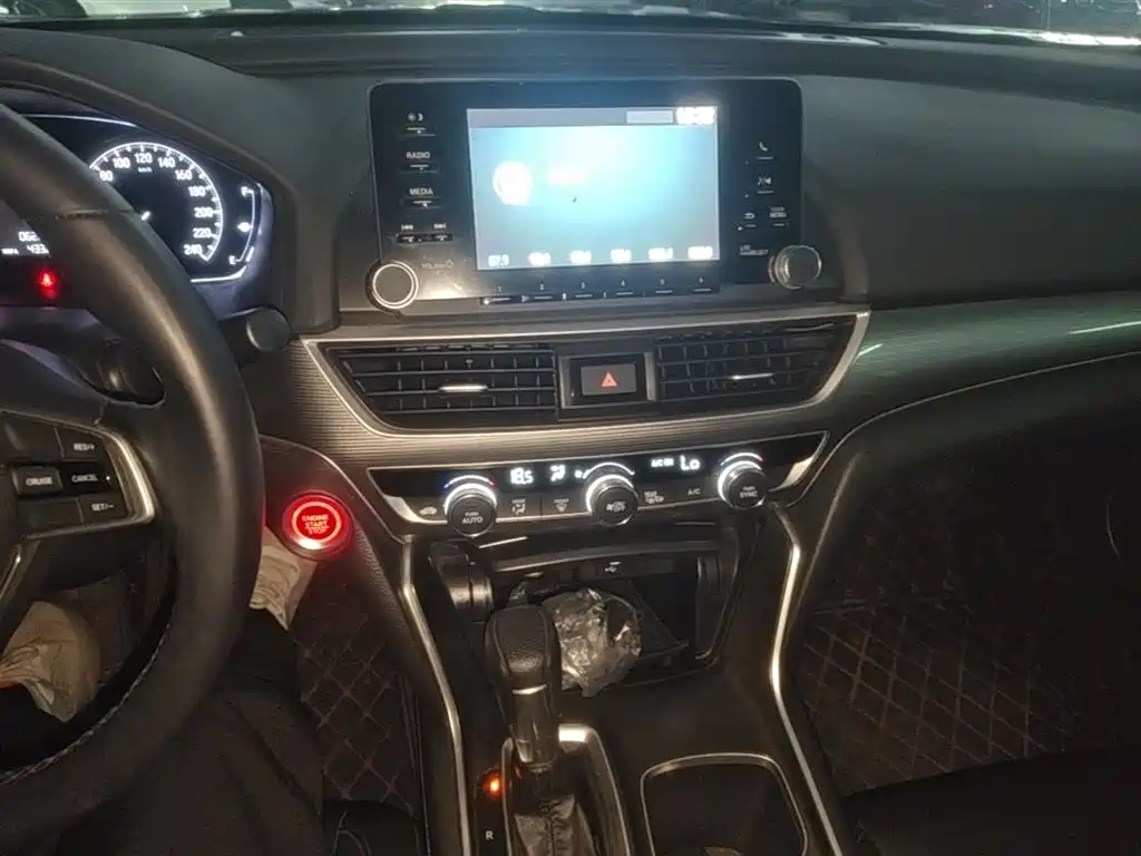 Honda Accord 2019 — фото 13
