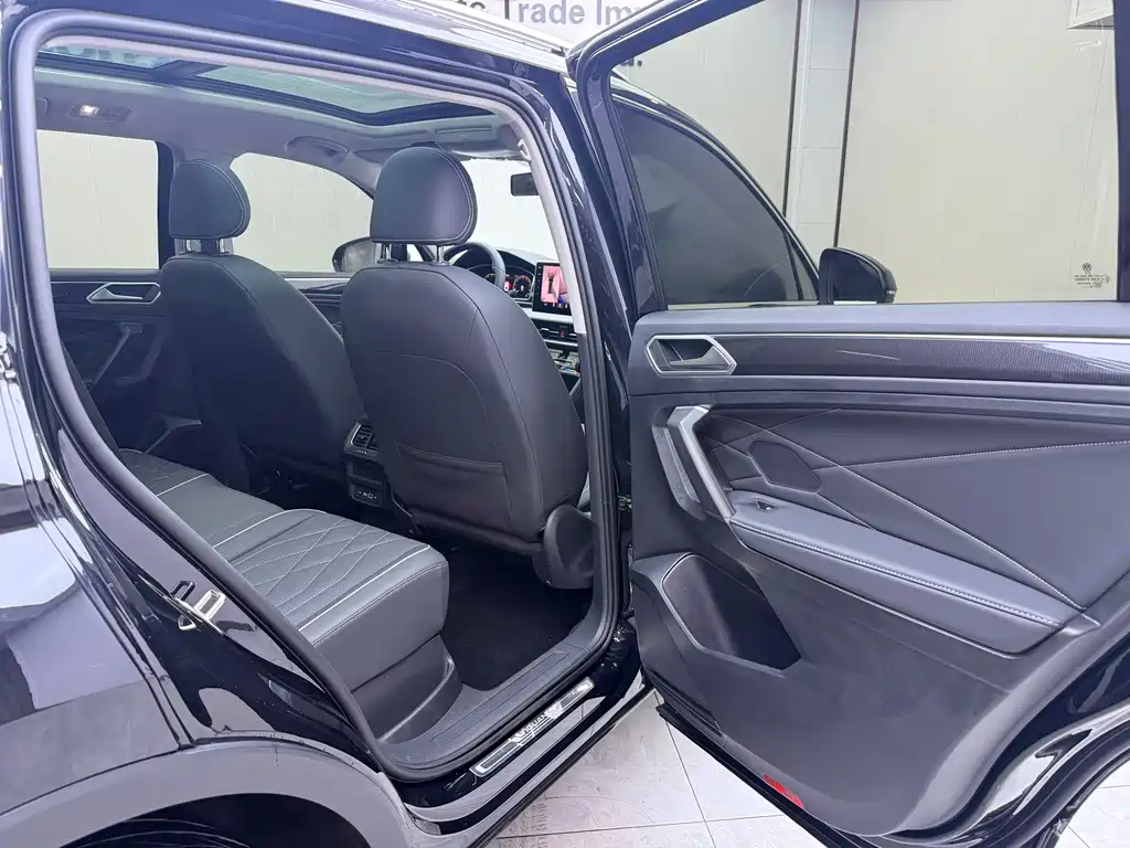 Volkswagen Tiguan L 2023 — фото 21