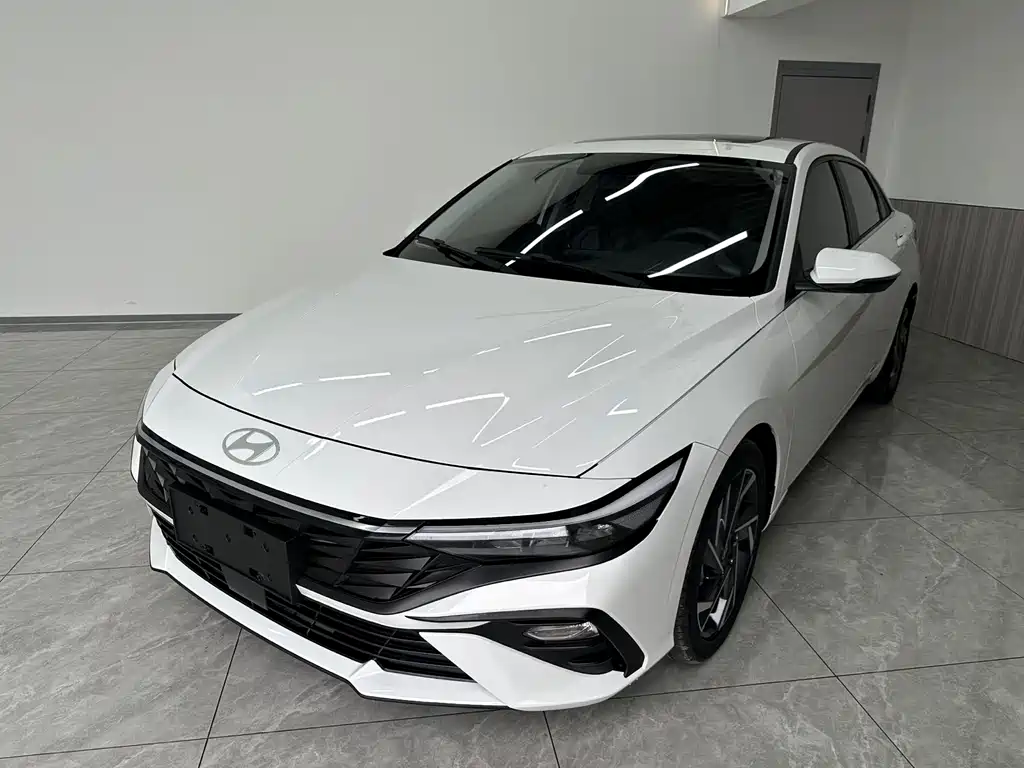 Hyundai Elantra 2024
