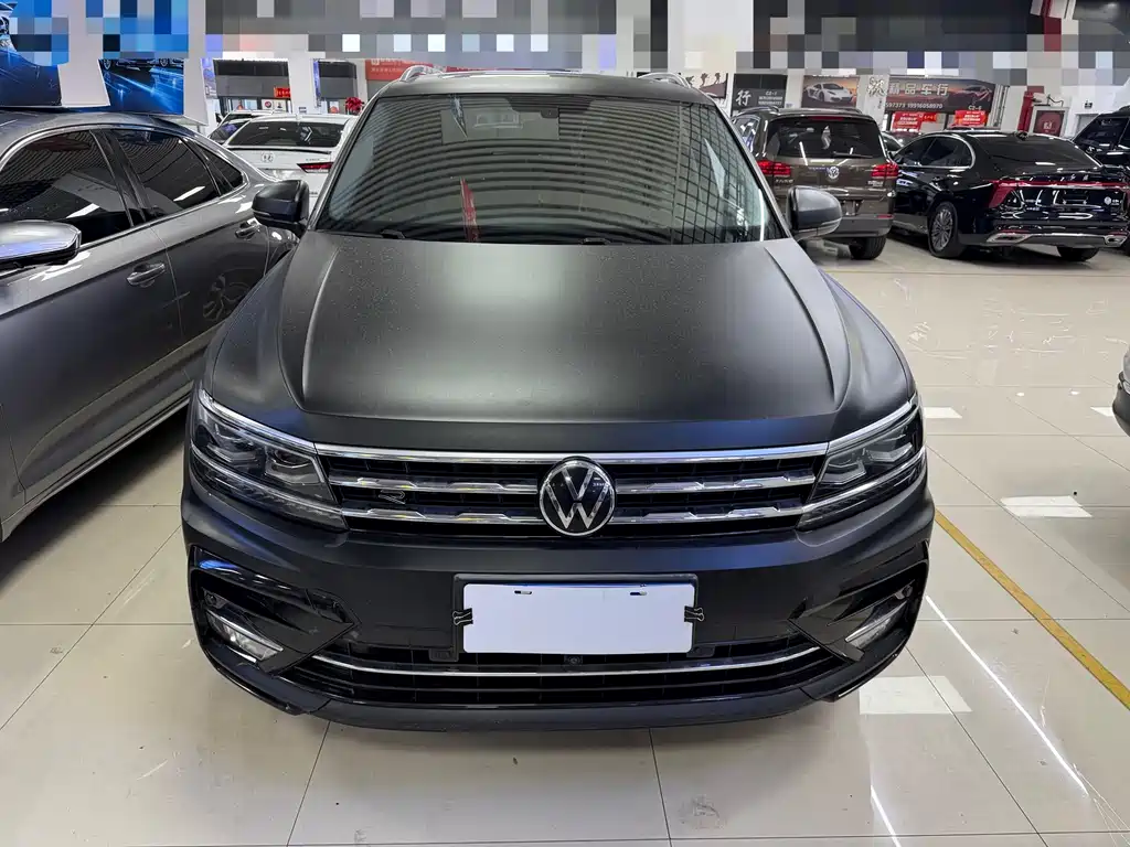 Volkswagen Tiguan L 2021 — фото 1