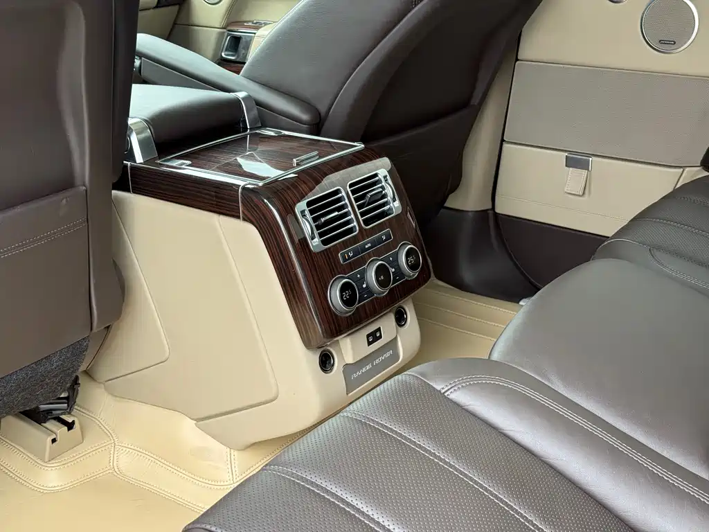 Land Rover Range Rover 2018 — фото 16