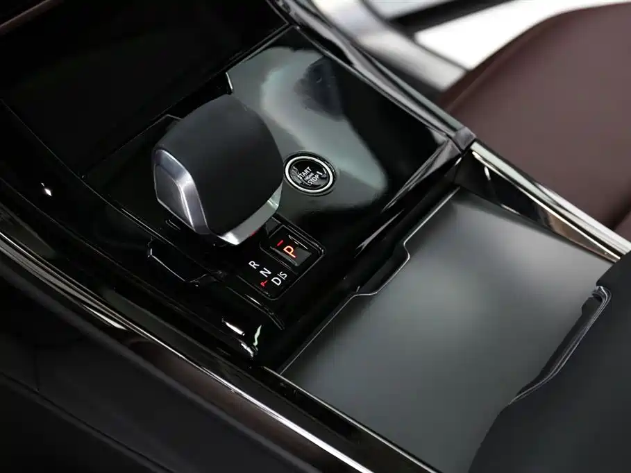 Land Rover Sport 2024 — фото 12