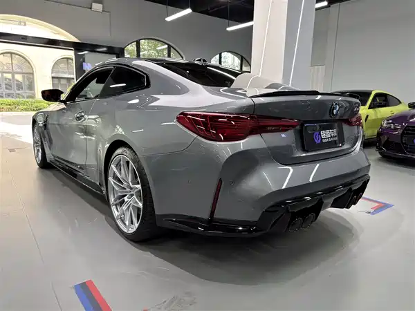 BMW M4 2025