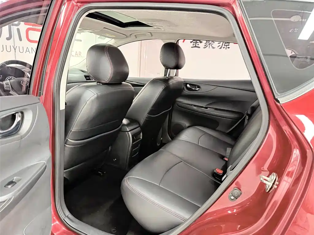 Nissan Tiida 2018 — фото 10
