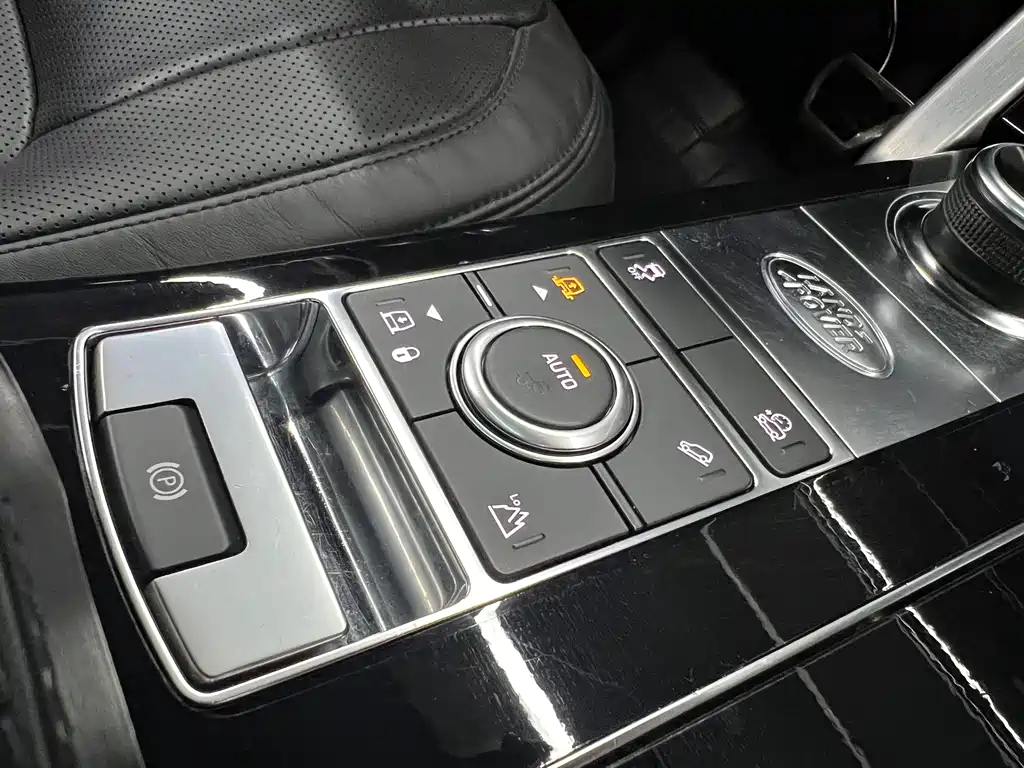 Land Rover Range Rover 2018 — фото 24
