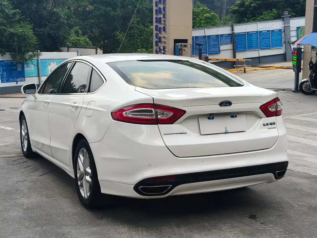 Ford Mondeo 2015 — фото 4