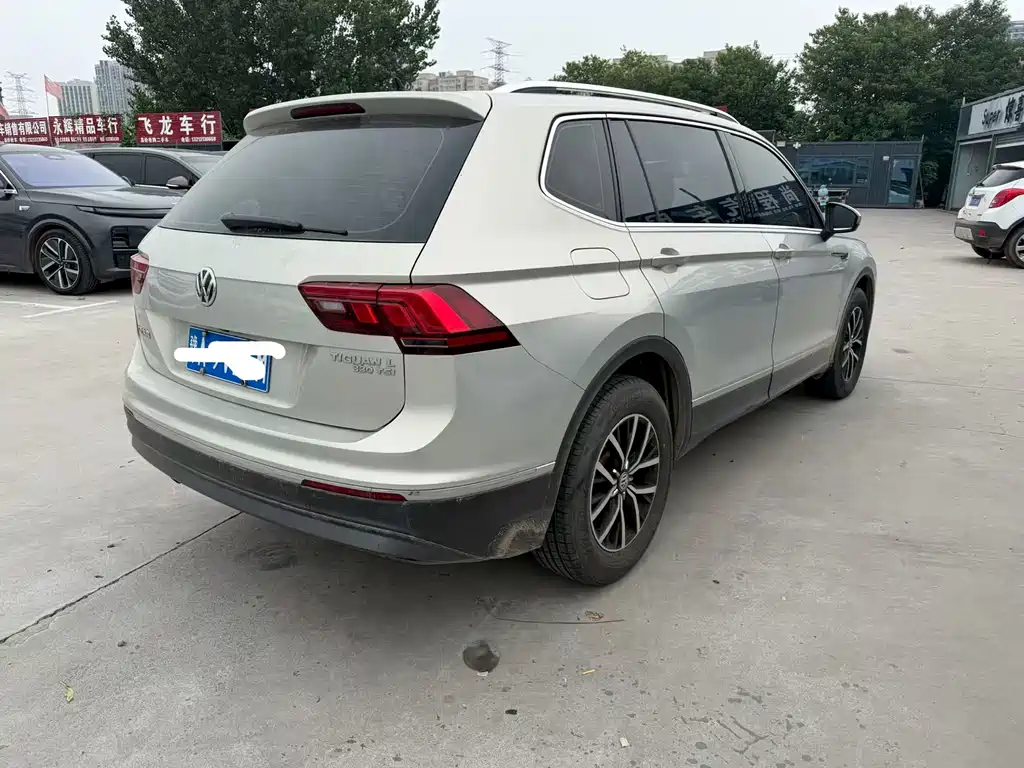 Volkswagen Tiguan L 2017 — фото 9