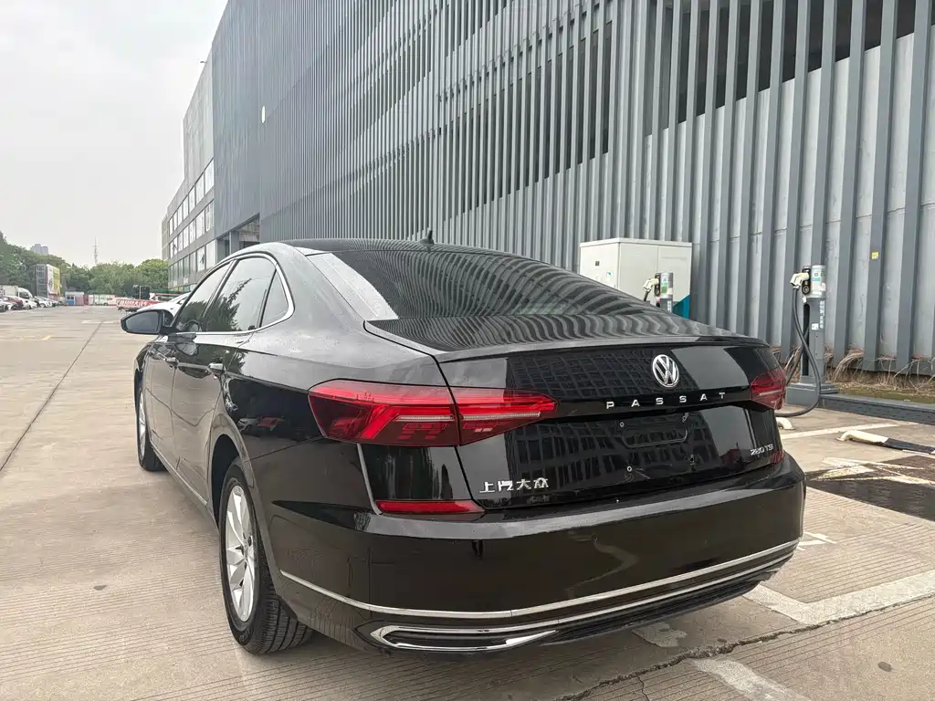 Volkswagen Passat 2020 — фото 6