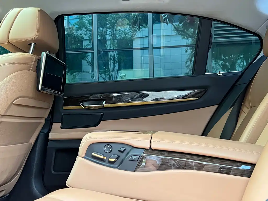 BMW 7 Series 2014 — фото 6