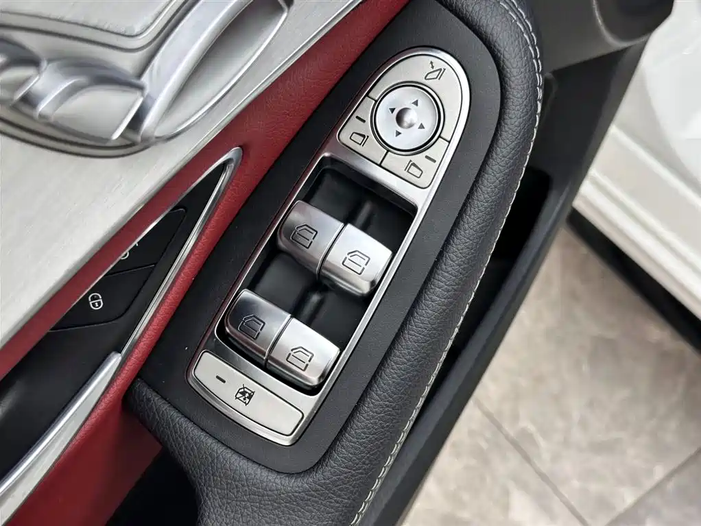 Mercedes-Benz C-Class 2019 — фото 16