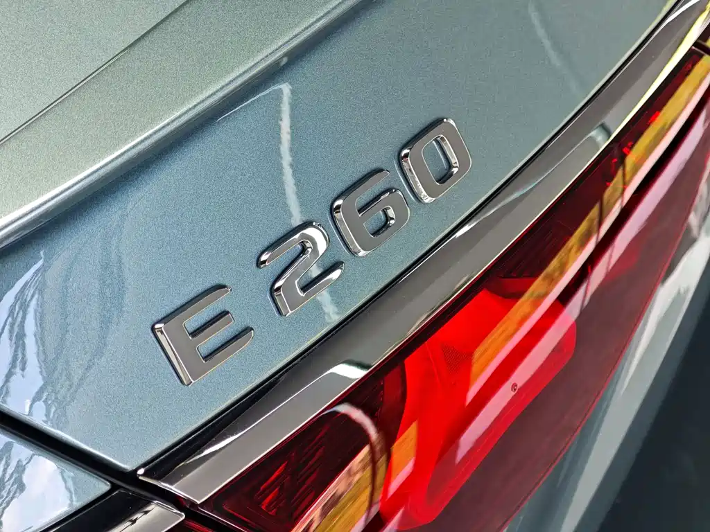 Mercedes-Benz E-Class 2025 — фото 18