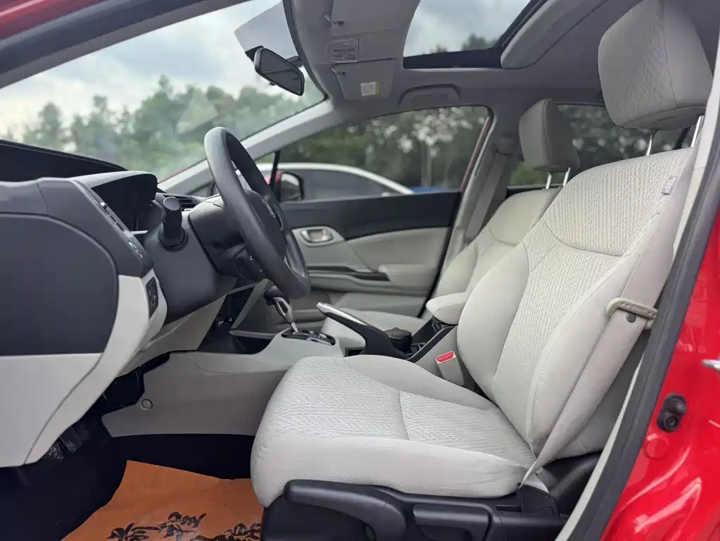 Honda Civic 2015 — фото 12