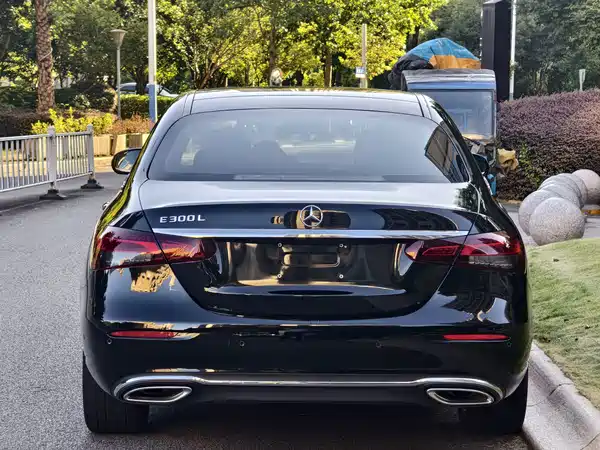 Mercedes-Benz E-Class 2022