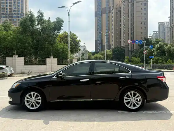 Lexus ES 2011